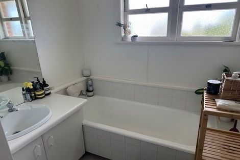 Photo of property in 84 Aberdeen Road, Campbells Bay, Auckland, 0620