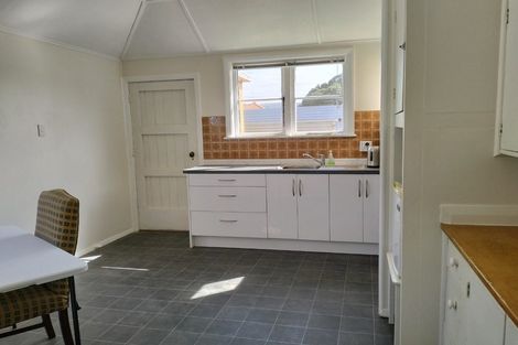 Photo of property in 17 Hall Crescent, Epuni, Lower Hutt, 5011