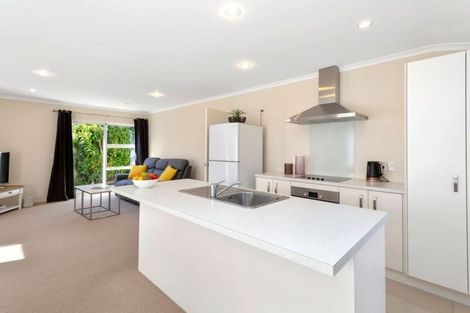 Photo of property in 29a Turville Crescent, Newlands, Wellington, 6037