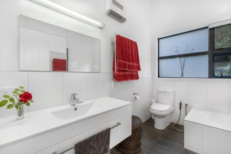 Photo of property in 177 Kawakawa Bay Coast Road, Kawakawa Bay, Papakura, 2585