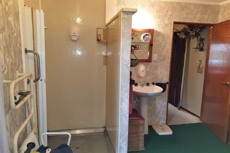 Photo of property in 25 Powells Road, Cable Bay, 0420