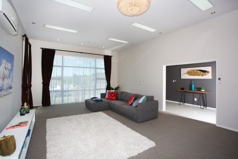 Photo of property in 15 Bob Craig Place, Pukekohe, 2120