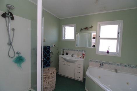 Photo of property in 130 Brooklands Road, Brooklands, New Plymouth, 4310