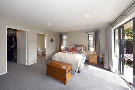 Photo of property in 37 Mcmahon Drive, Aidanfield, Christchurch, 8025