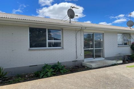 Photo of property in 16 Birdwood Road, Pukekohe, 2120