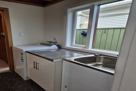 Photo of property in 39 Lucknow Terrace, Khandallah, Wellington, 6035