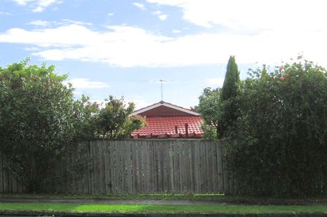 Photo of property in 1/121 Prince Regent Drive, Half Moon Bay, Auckland, 2012