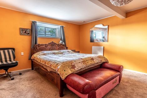 Photo of property in 37 Edgecombe Street, Newlands, Wellington, 6037