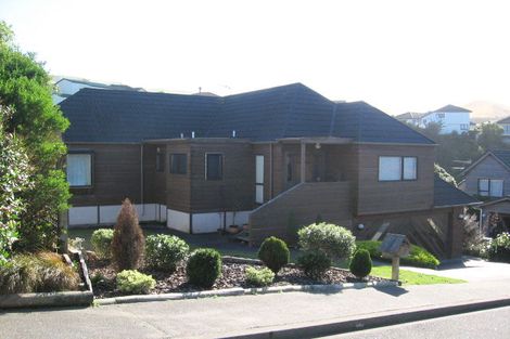 Photo of property in 19 Ellwood Place, Churton Park, Wellington, 6037