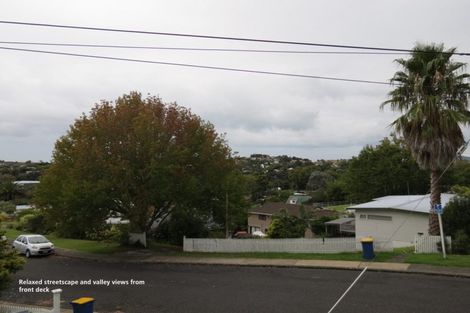 Photo of property in 8a Nutsey Avenue, Northcote, Auckland, 0627