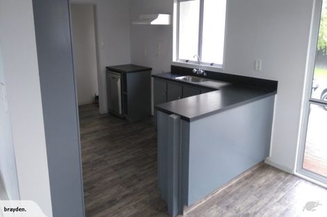 Photo of property in 3 Bryce Place, Kelvin Grove, Palmerston North, 4414