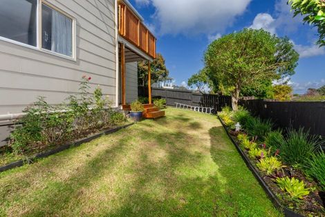 Photo of property in 1/16 Tamahere Drive, Glenfield, Auckland, 0629