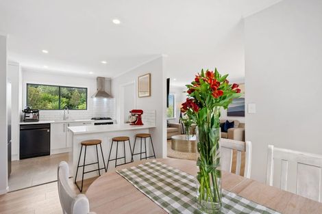 Photo of property in 8 Oldham Place, Browns Bay, Auckland, 0630