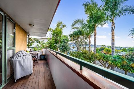 Photo of property in 7 Fairway Avenue, Red Beach, 0932