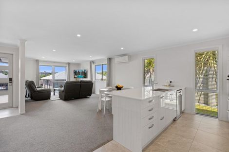 Photo of property in 10 Stable Way, Brookfield, Tauranga, 3110