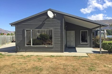 Photo of property in 17 Trevathan Lane, Wanaka, 9305