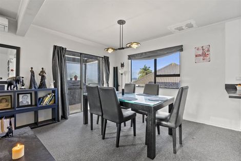 Photo of property in 1/20 Lowburn Place, Clover Park, Auckland, 2019