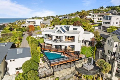 Photo of property in 9 Luxton Place, Mount Pleasant, Christchurch, 8081