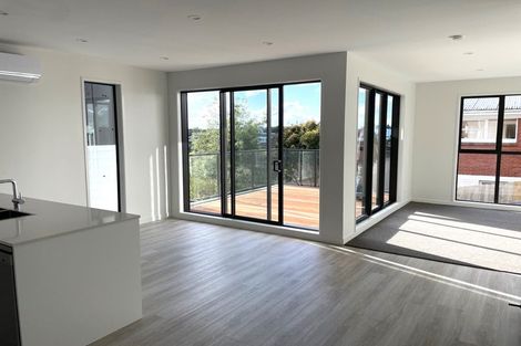 Photo of property in 5/388 Glenfield Road, Glenfield, Auckland, 0629