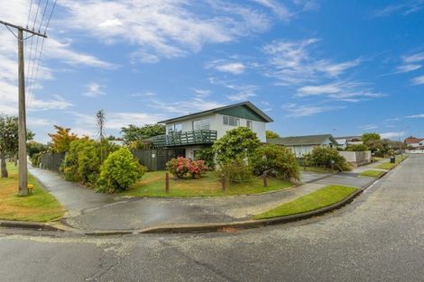 Photo of property in 42 Crofton Road, Harewood, Christchurch, 8051