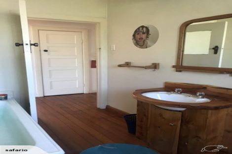 Photo of property in 140 Commercial Street, Takaka, 7110