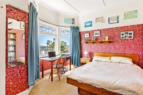 Photo of property in 11 Waiteata Road, Kelburn, Wellington, 6012