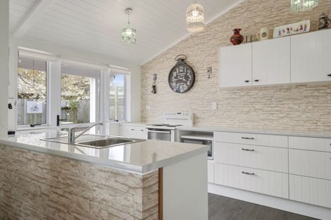 Photo of property in 4 Nursery Lane, Kinloch, Taupo, 3377