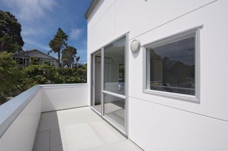 Photo of property in 4/12 Agra Crescent, Khandallah, Wellington, 6035