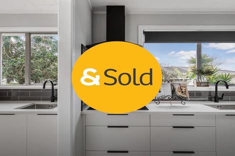 Photo of property in 54 Sikkim Crescent, Clover Park, Auckland, 2019