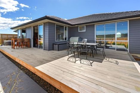 Photo of property in 12 Frances Brown Avenue, Aotea, Porirua, 5024