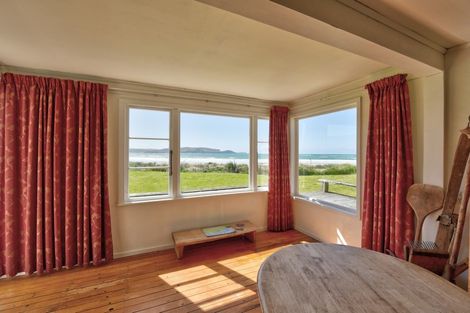 Photo of property in 501 Waikawa Curio Bay Road, Curio Bay, Tokanui, 9884