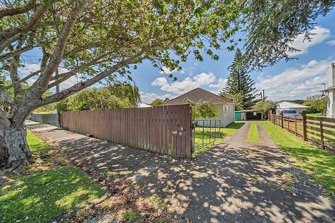 Photo of property in 12 Clifford Street, Hawera, 4610