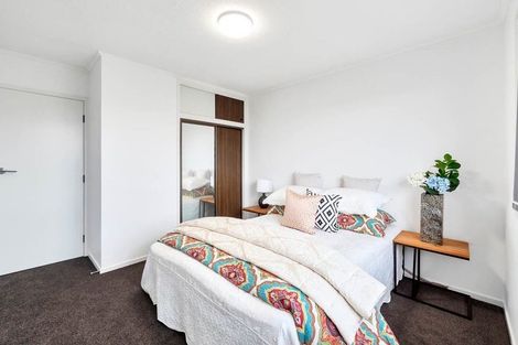 Photo of property in 4 St Catherine Crescent, West Harbour, Auckland, 0618