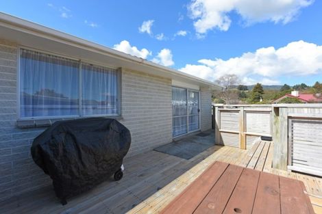 Photo of property in 5b Sequoia Place, Maoribank, Upper Hutt, 5018