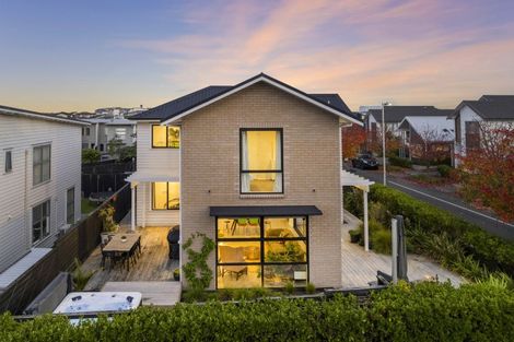 Photo of property in 2 Touhou Road, Hobsonville, Auckland, 0616