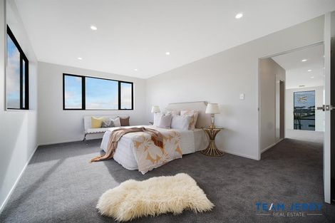 Photo of property in 1 Korowhiti Road, Clarks Beach, 2122