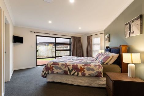 Photo of property in 6 Trump Place, Kelvin Grove, Palmerston North, 4414