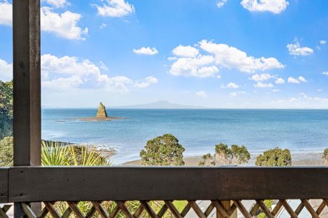 Photo of property in 32 Zita Avenue, Matakatia, Whangaparaoa, 0930