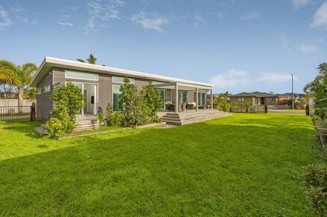 Photo of property in 36 Park Lane, Whitianga, 3510