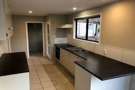 Photo of property in 13 Edwin Freeman Place, Ranui, Auckland, 0612