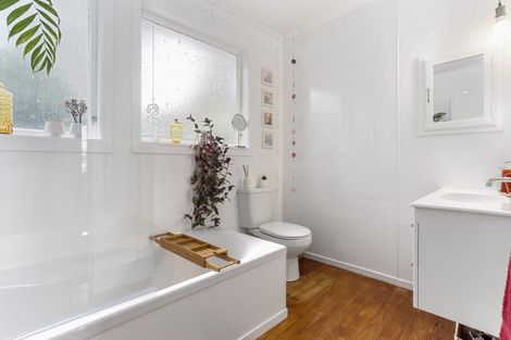 Photo of property in 50 Pleasant Road, Glen Eden, Auckland, 0602