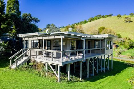 Photo of property in 13 Regent Street, Whakapirau, Maungaturoto, 0583