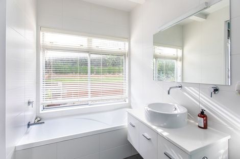 Photo of property in 411 Oaia Road, Muriwai, 0881