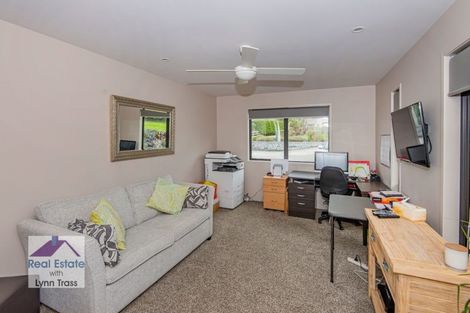 Photo of property in 24 Chatsfield Place, Te Kamo, Whangarei, 0112