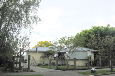 Photo of property in 24 Liverton Crescent, Bishopdale, Christchurch, 8053