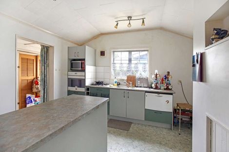 Photo of property in 94 Cornfoot Street, Castlecliff, Whanganui, 4501