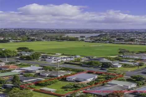 Photo of property in 72 Taikata Road, Te Atatu Peninsula, Auckland, 0610