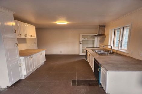 Photo of property in 1/8 Alston Avenue, Kelston, Auckland, 0602