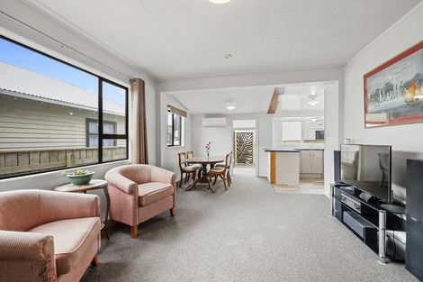 Photo of property in 11 French Street, Moturoa, New Plymouth, 4310