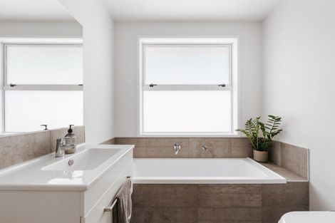 Photo of property in 19 Saddlers Way, Papamoa, 3118